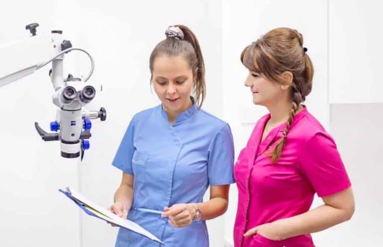 Resekcja zęba Kraków Implantis