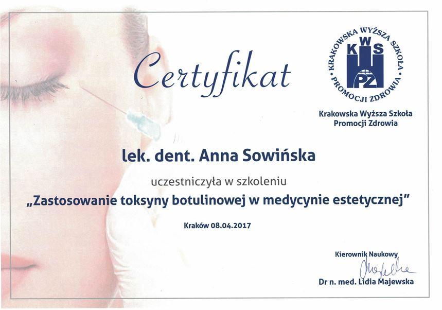 Certyfikat przyznany lek. dent. Annie Sowińskiej za udział w szkoleniu z zakresu zastosowania toksyny botulinowej w medycynie estetycznej, wydany przez Krakowską Wyższą Szkołę Promocji Zdrowia. Profesjonalny Stomatolog Kraków.