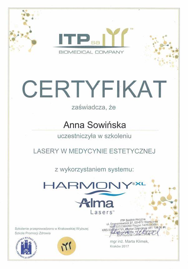 Certyfikat przyznany Annie Sowińskiej za udział w szkoleniu z zakresu laserów medycyny estetycznej z wykorzystaniem systemu Harmony XL Alma Lasers, wydany przez ITP S.A. Biomedical Company, podkreślający kompetencje cenione w Profesjonalnym Leczeniu Dentystycznym Kraków.