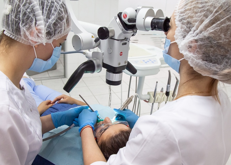 czym zajmuje się endodonta