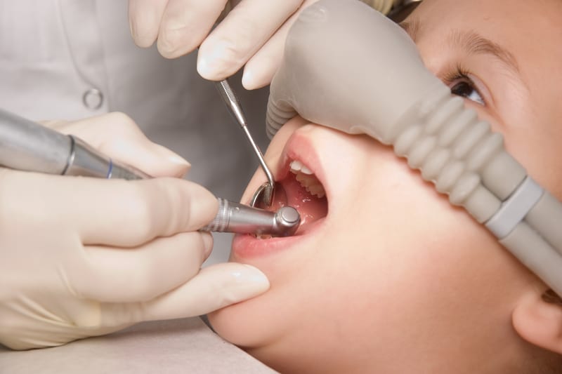 dentystyka dziecięca - Implantis w Krakowie