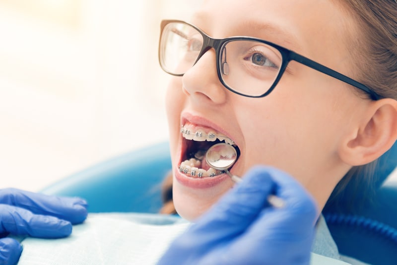 najlepszy dentysta dziecięcy klinika implantis w krakowie
