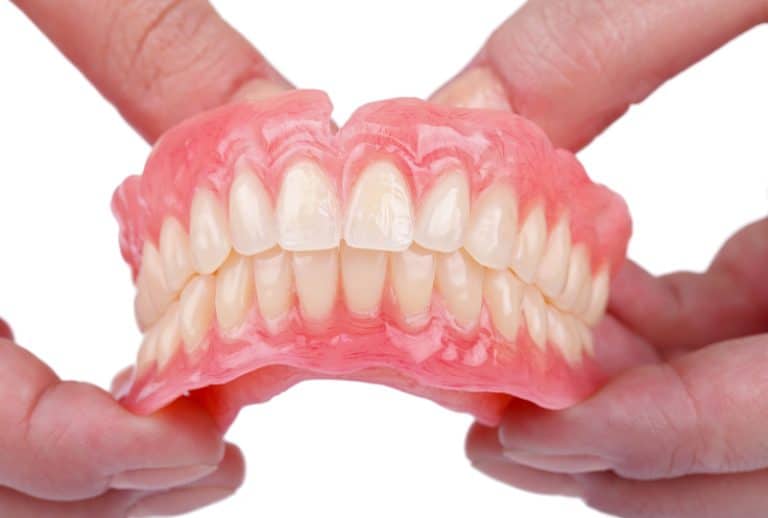 protezy zębów Implantis Kraków